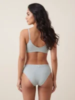 Women's Sporty Bow-Accent Seamless Athleisure Base Layer Set - Image 2