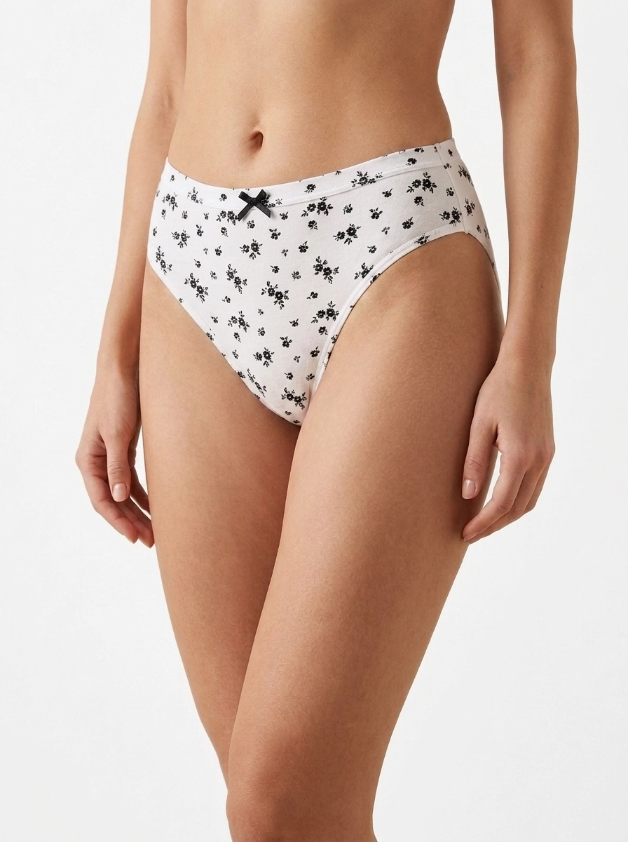 Female_model_wearing_cotton_briefs_202607140209 Women's Invisible Seamless Comfort Panties - Image 1